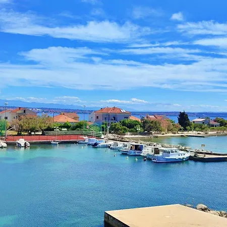 Sea Garden Grilov شقة